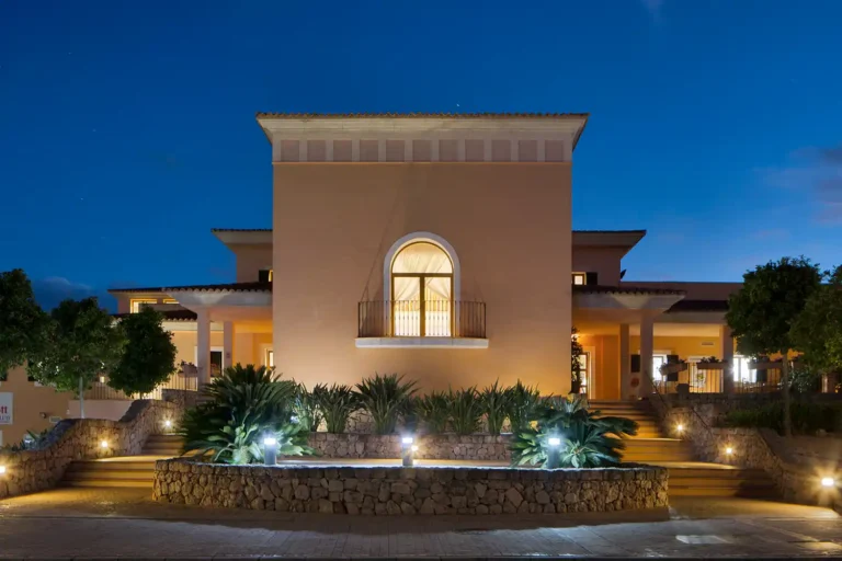Fotógrafo de hoteles en Mallorca e Ibiza. Portfolio de fotografía de hoteles en Baleares.