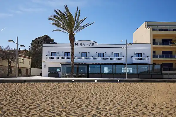 Restaurante Miramar by Paco Perez en Llançà. Fotografía de Lorenzo Vecchia, todos los derechos reservados