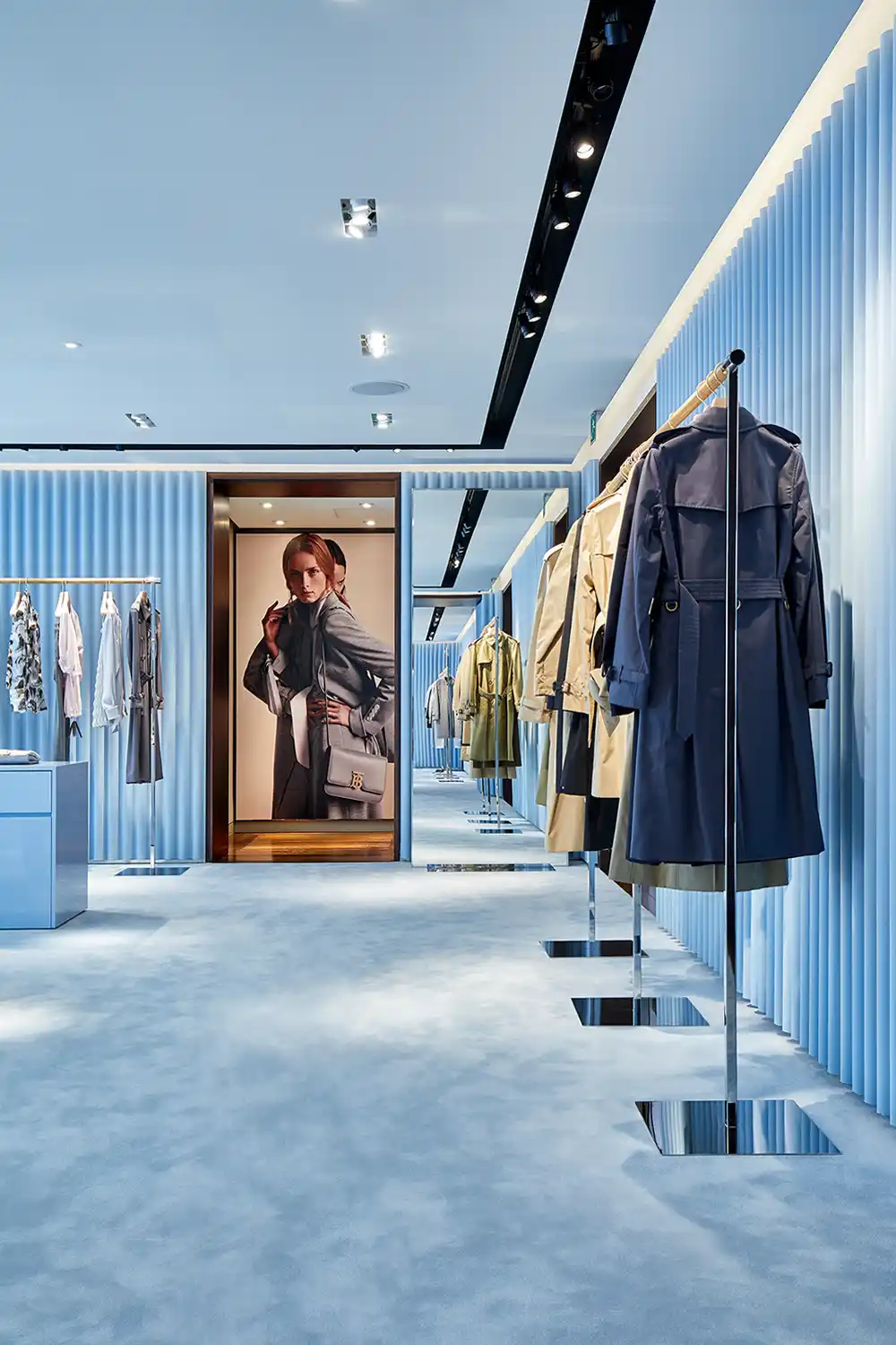 Fotógrafo especializado en retail en Barcelona 3 fotografo de tiendas en barcelona burberrys 4